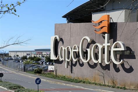 Car guards at CapeGate Shopping Centre ‘not responsible’ for theft | News24