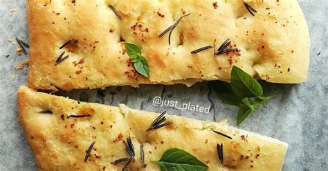 Italian Focaccia Flatbreads Recipe by Maryam Vanker - Cookpad