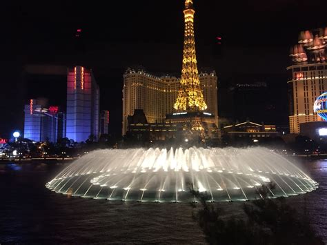 Bellagio fountain's show Bellagio, Fountains, Breathtaking, Destinations, Travel Destinations