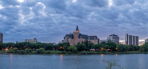 60+ Saskatoon Skyline At Night Stock Photos, Pictures & Royalty-Free ...