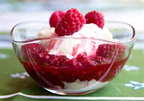 Raspberries And Cream, Dolomite Style! | Italian Kiwi