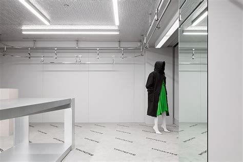 Balenciaga Opens New Flagship Store in New York | 발렌시아가, 인테리어