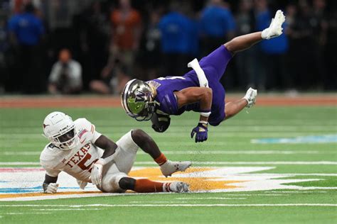 Cousins Malik and Jabbar Muhammad square off in the Texas-Washington ...