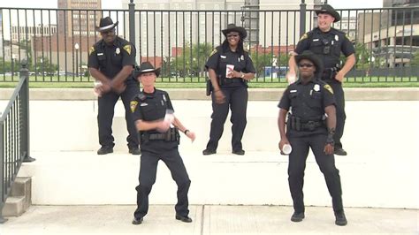 Mobile Police Department gets down for viral “Git Up” challenge : Alabama