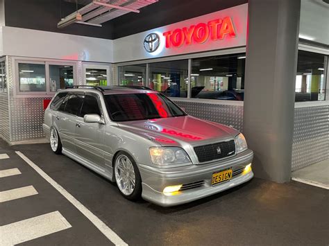 2001 Toyota Crown Estate - redevelop - Shannons Club