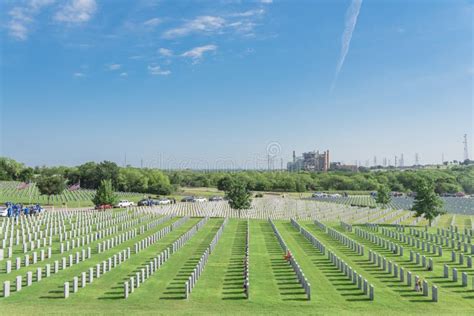 Veterans Day Memorial National Cemetery Editorial Photo - Image of honor, valley: 25858821