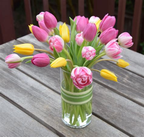 Vase full of tulips - spring flower arrangement | Fresh flowers ...