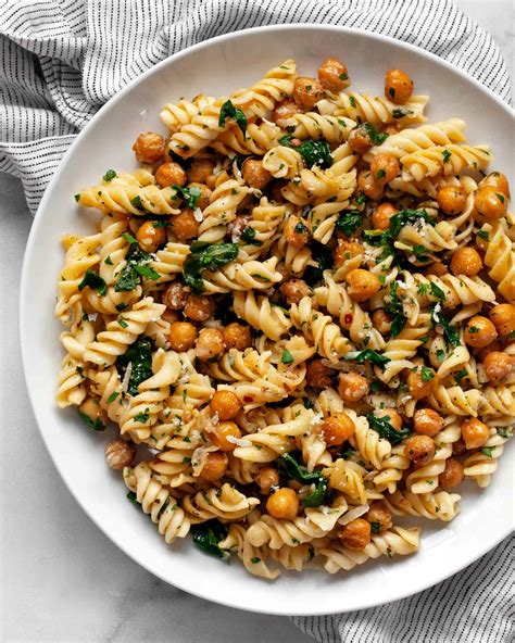 Easy Chickpea Pasta with Spinach - Last Ingredient