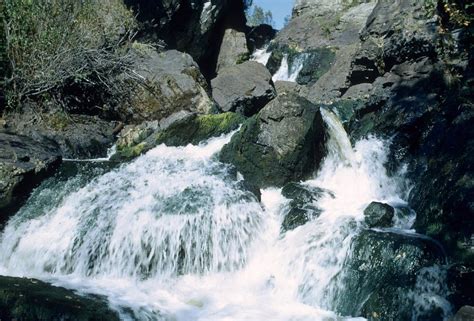 8 Easy Waterfall Hikes In Wisconsin You Can Enjoy In One Day