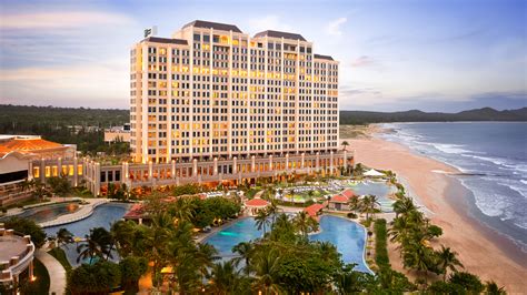 The First Holiday Inn Resort In Vietnam