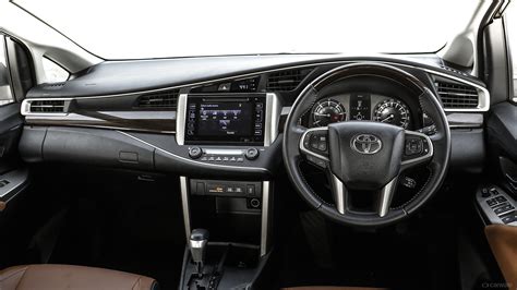 Toyota Innova Crysta Photo, Dashboard Image - CarWale