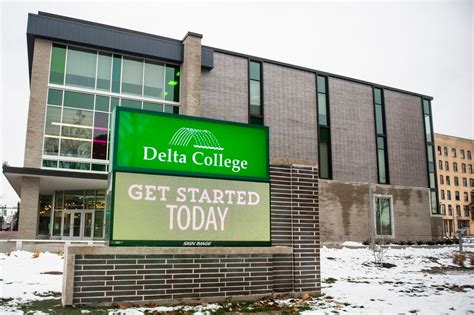 Delta College students praise new downtown Saginaw facility - mlive.com