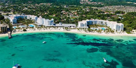 Jamaica: Luxury Resorts and Elegant Accommodations