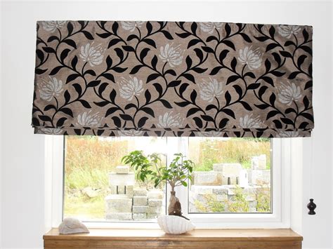 Coach House Crafting on a budget: Easy to make Roman Blinds