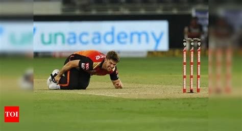 IPL 2020: SRH's Mitchell Marsh suffers injury while bowling against RCB ...