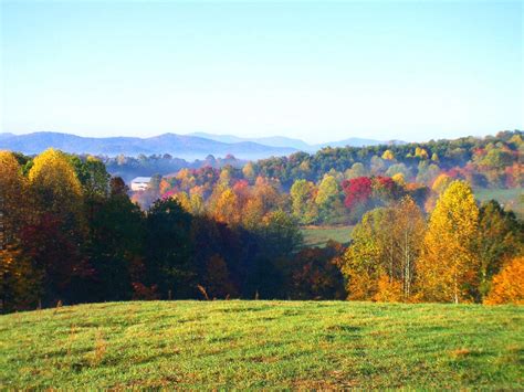 THE BLUE RIDGE EXPERIENCE: Fabulous Fall in Georgia's Blue Ridge