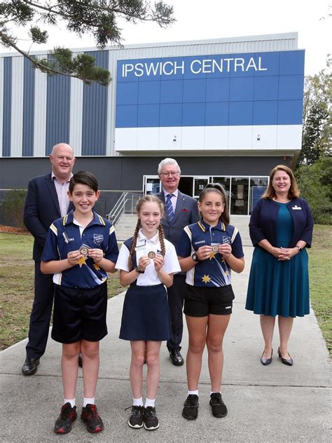 Governor Paul de Jersey visits Ipswich Central State School and Ipswich ...