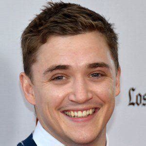 Kyle Gallner - Bio, Facts, Family | Famous Birthdays