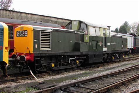 47s and other Classic Power at Southampton: Class 17 D8568, Buckfastleigh, 18th October 2017