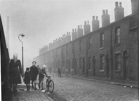 1950s england - Google Search | Street, Old street, Old london