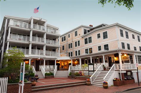 Vineyard Square Hotel & Suites — Edgartown Hotel | Martha's Vineyard