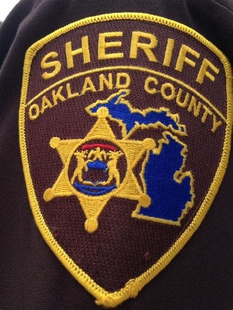 National award for Oakland County deputy who saved man in burning car