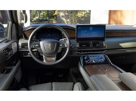 2023 Lincoln Navigator: 166 Interior Photos | U.S. News