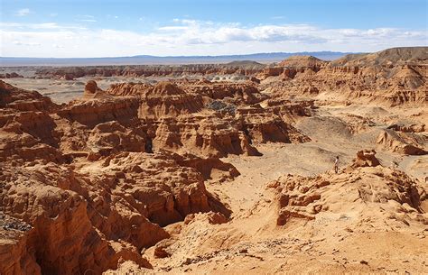 UNE Leads Dinosaur Dig in Mongolia's Gobi Desert | Mirage News