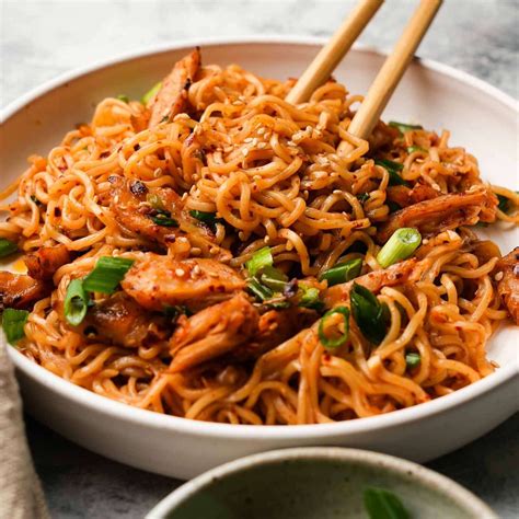 Spicy Garlic Noodles | Lindsey Eats