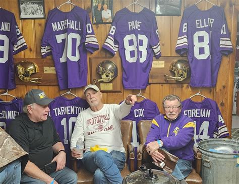 Former Viking Paul Krause hosts draft party at the ultimate man cave ...