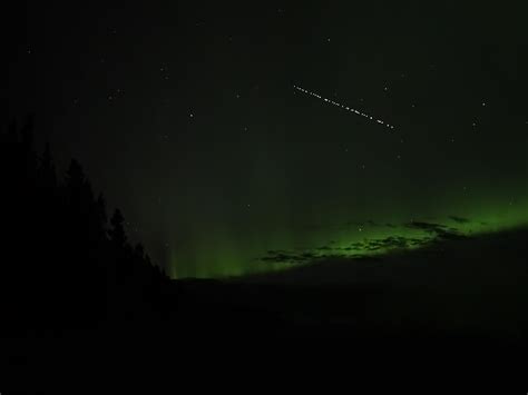 Starlink satellite train going by in 2 hours : r/ColoradoSprings