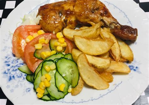 Pierna de pollo al horno con papas fritas y ensalada!! Receta de yenit julia tajiri- Cookpad