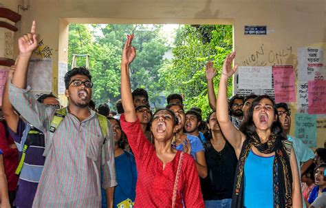 Students, Faculty, Alumni Protest Jadavpur University Decision to Scrap ...