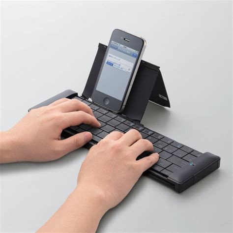 TK-FBP049E, A Portable & Collapsible Smartphone Keyboard by Elecom