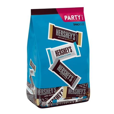 HERSHEY'S, Chocolate and White Creme Assortment Snack Size Candy Bars, Bulk, 31.5 oz, arty Bag ...