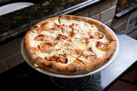 Long Island's best pizza: 10 pies worth the drive | Newsday