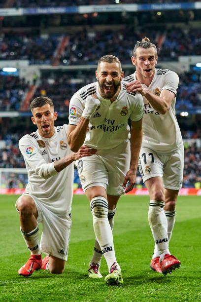 Karim benzema of real madrid celebrates the goal victory during the ...