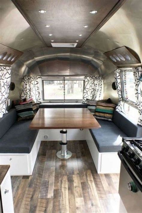 Best RV Makeover Decorating Ideas for Comfortable Holidays Trip 17 ...