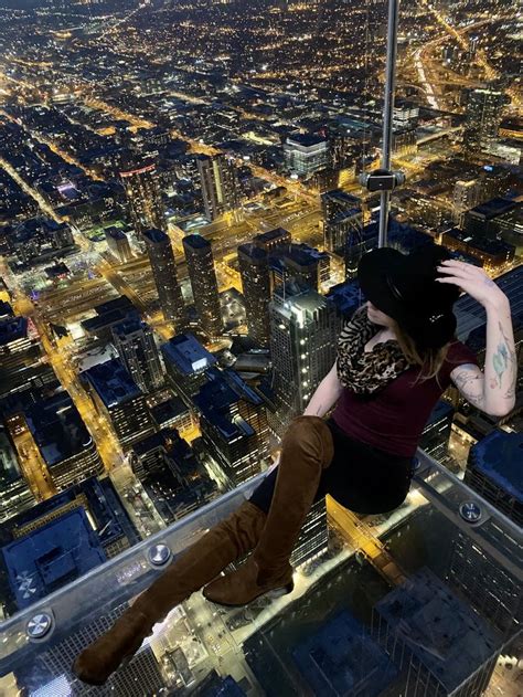 Willis Tower Skydeck at night | Chicago pictures, Skydeck chicago, Willis tower skydeck