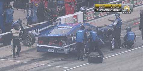 2020 GIFs of the Year, Part 3: Pit crew capers | NASCAR