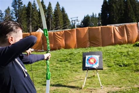 How Far Can a Longbow Shoot Accurately? - archeryguidance.com