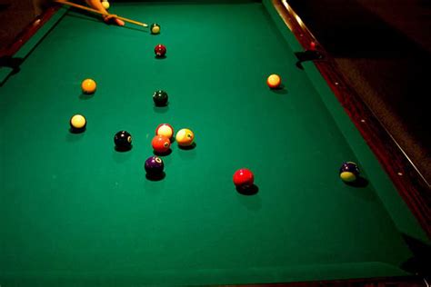 Billiards vs Pool - Difference and Comparison | Diffen