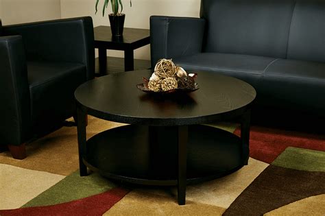 Black Round Coffee Table Living Room Décor Ideas - EasyHomeTips.org