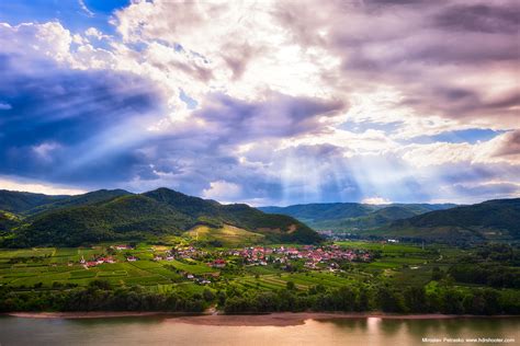 In-Depth Guide to the Wachau Valley Wine Region | Wine Folly