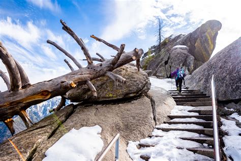 Hiking Moro Rock Trail in Sequoia National Park - That Adventure Life