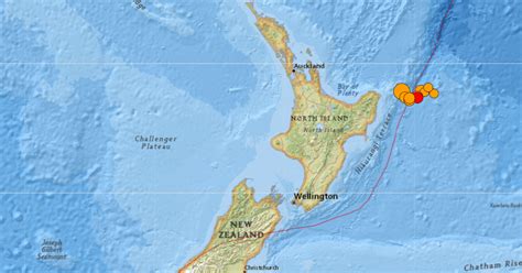 Powerful earthquakes force thousands to evacuate in New Zealand; tsunami threat passes