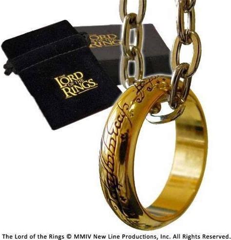 The Lord of the Rings: The One Ring Replica (The Noble Collection ...