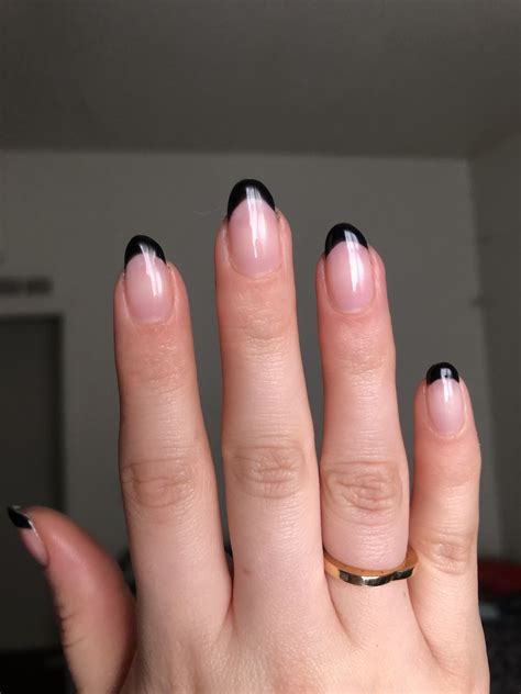 Black French tip almond nails | Pretty acrylic nails, Dream nails, Cute acrylic nails