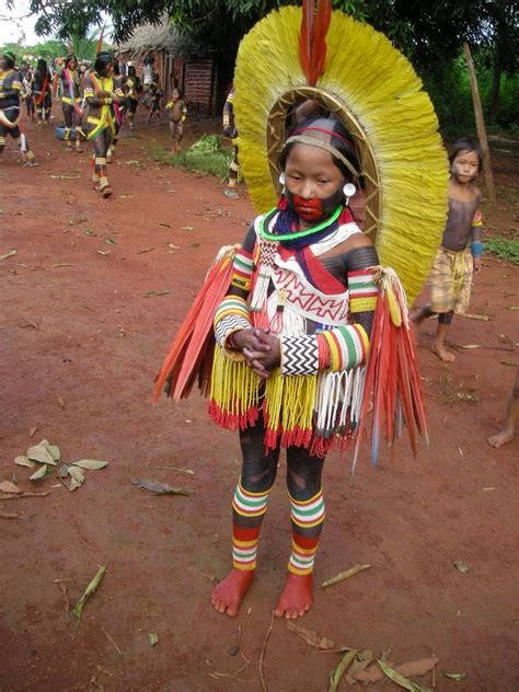 Young Kayapo Indian getting ready to celebrate Christmas | Native ...