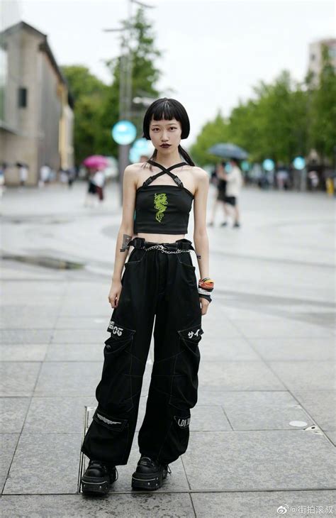 Chinese Street Fashion | Chinese fashion street, China street fashion ...